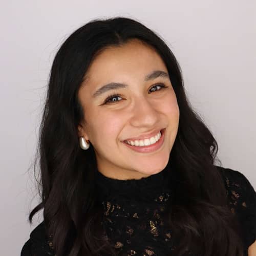 Elizabeth-Victoria-Solis Headshot